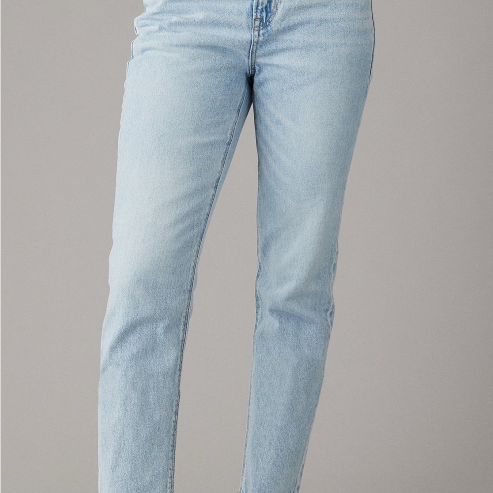 American Eagle Outfitters High Rise Mom Jeans - 0 Short